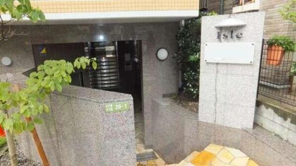 アイル三軒茶屋の物件外観写真